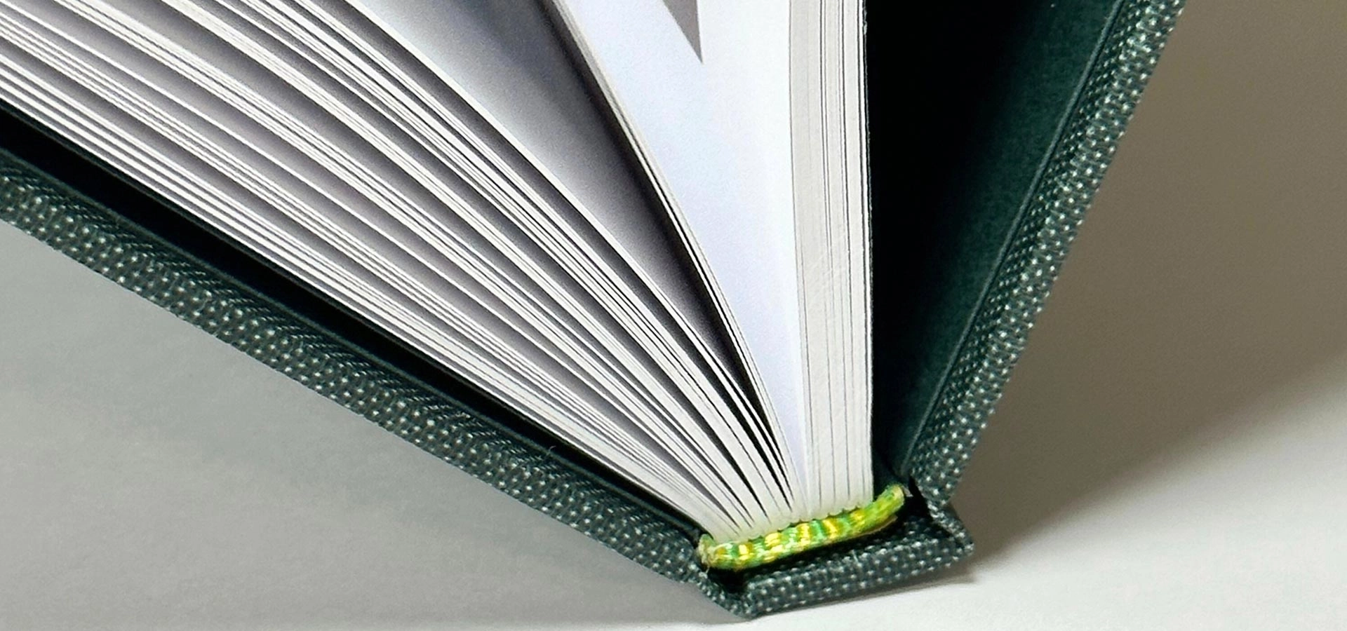Catalogues <span>Livres</span> Thèses <span>Albums</span> Catalogues <span>Livres</span> Thèses <span>Albums</span>